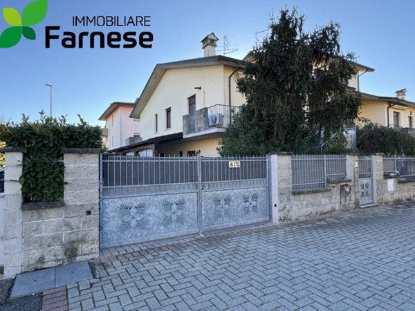 casa indipendente in vendita a Caorso
