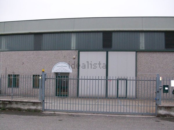 locale commerciale in vendita a Caorso