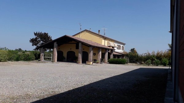 azienda agricola in vendita a Caorso in zona Fossadello