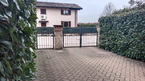 casa indipendente in vendita a Caorso