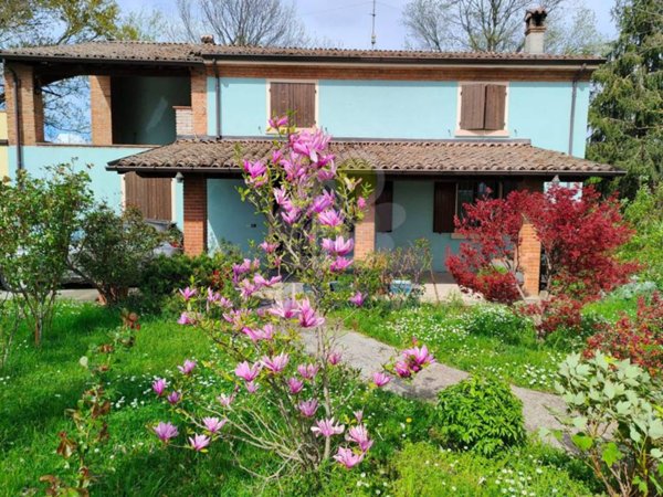 casa indipendente in vendita a Caorso