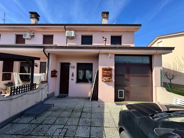 casa indipendente in vendita a Caorso