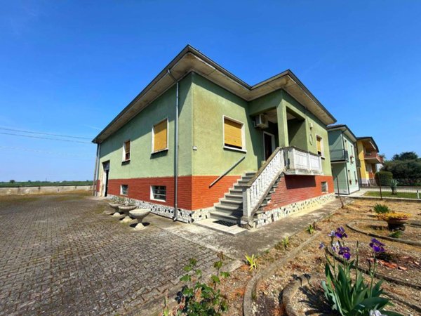 casa indipendente in vendita a Caorso