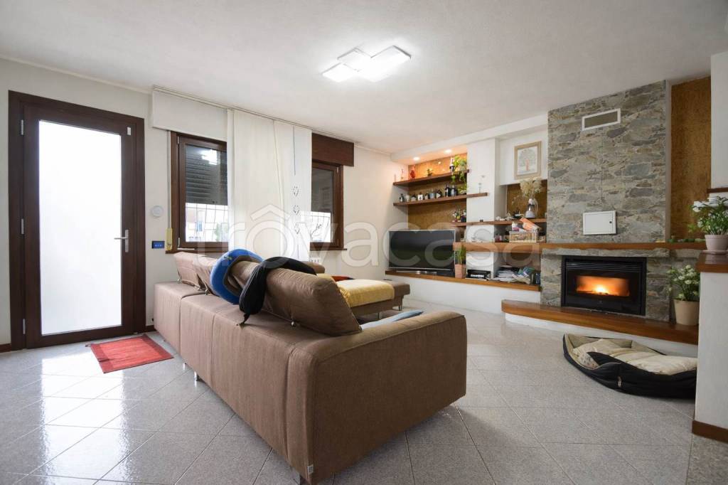 casa indipendente in vendita a Caorso