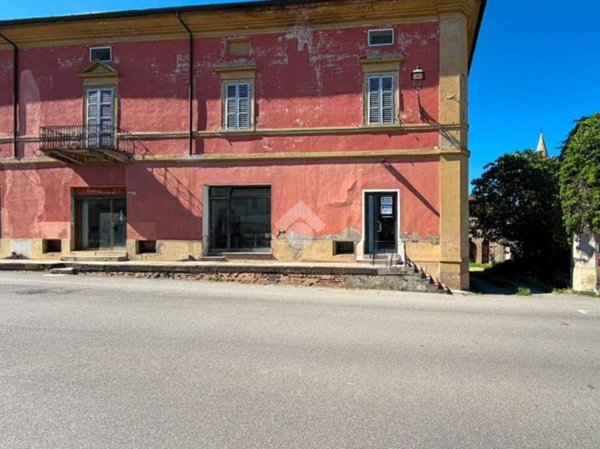 negozio in vendita a Caorso