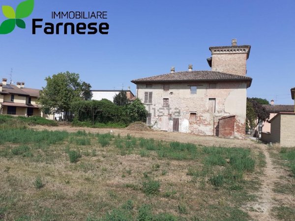casale in vendita a Caorso
