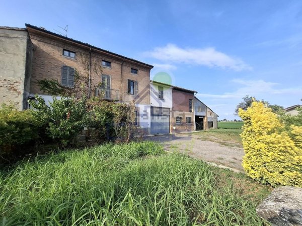 casale in vendita a Caorso in zona Muradolo