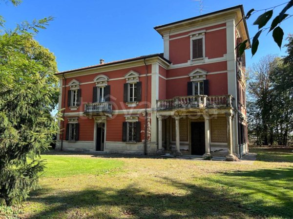 casa indipendente in vendita a Carpaneto Piacentino