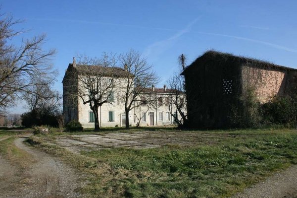 casa indipendente in vendita a Carpaneto Piacentino