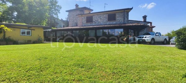 casa indipendente in vendita a Carpaneto Piacentino