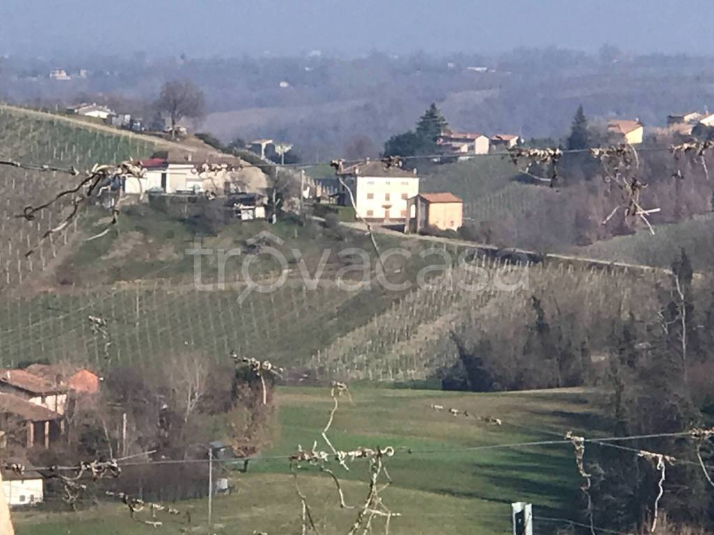 casa indipendente in vendita a Carpaneto Piacentino
