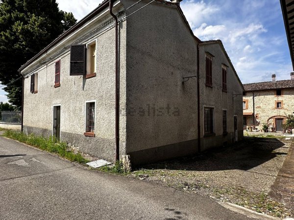 casa indipendente in vendita a Carpaneto Piacentino