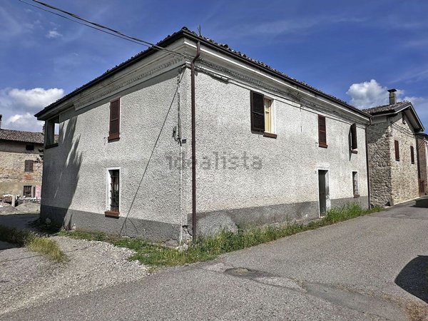 casa indipendente in vendita a Carpaneto Piacentino