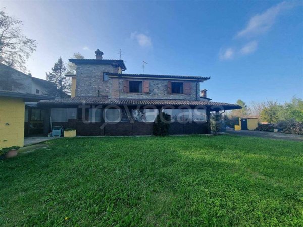 casa indipendente in vendita a Carpaneto Piacentino in zona Magnano