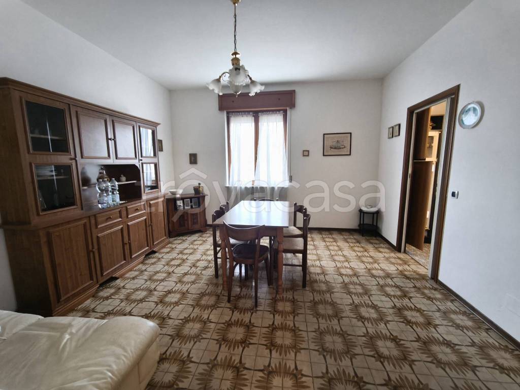casa indipendente in vendita a Carpaneto Piacentino in zona Magnano