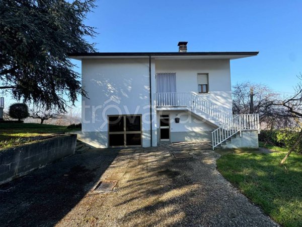 casa indipendente in vendita a Carpaneto Piacentino