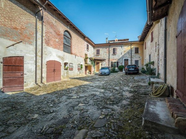 appartamento in vendita a Carpaneto Piacentino in zona Rezzano