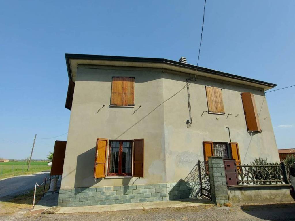 appartamento in vendita a Carpaneto Piacentino in zona Ciriano