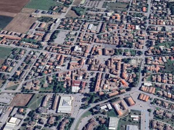 casa indipendente in vendita a Carpaneto Piacentino
