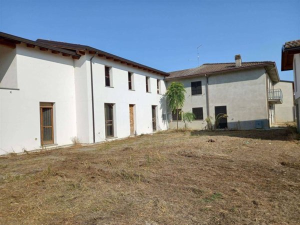 casa indipendente in vendita a Carpaneto Piacentino
