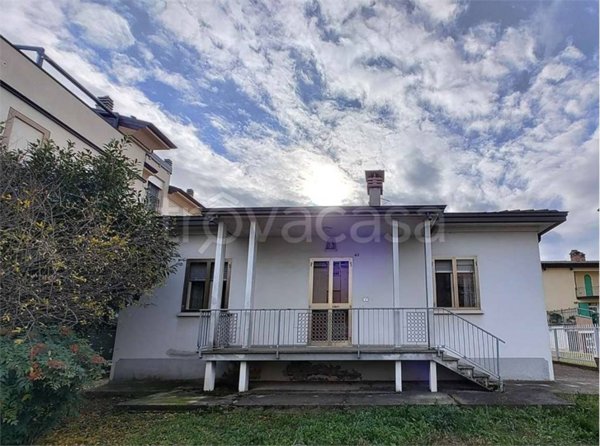 casa indipendente in vendita a Carpaneto Piacentino