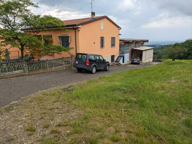 casa indipendente in vendita a Carpaneto Piacentino