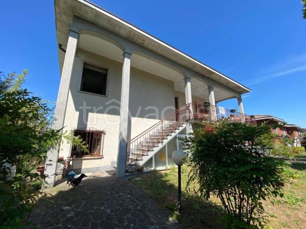 casa indipendente in vendita a Carpaneto Piacentino