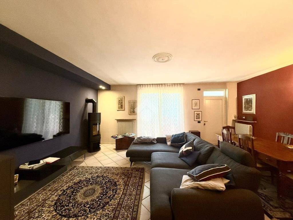 casa indipendente in vendita a Carpaneto Piacentino