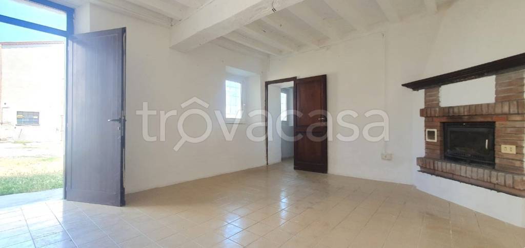 casa indipendente in vendita a Carpaneto Piacentino in zona Chero