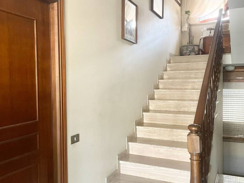 casa indipendente in vendita a Carpaneto Piacentino