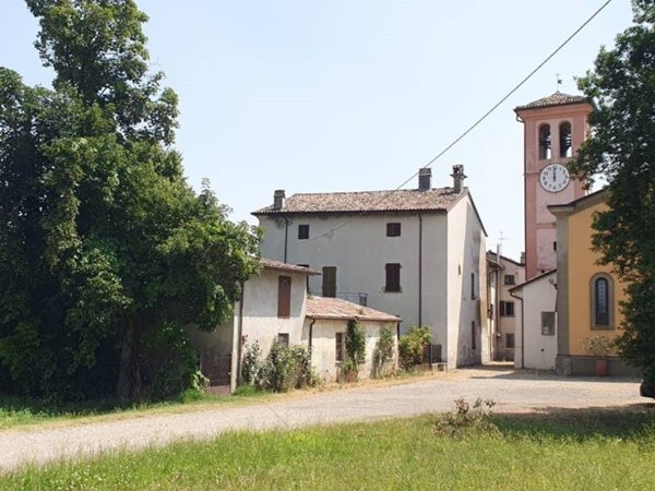 casa indipendente in vendita a Carpaneto Piacentino in zona Chero