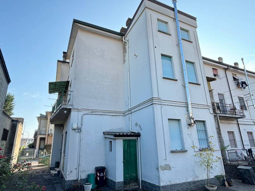 casa indipendente in vendita a Carpaneto Piacentino