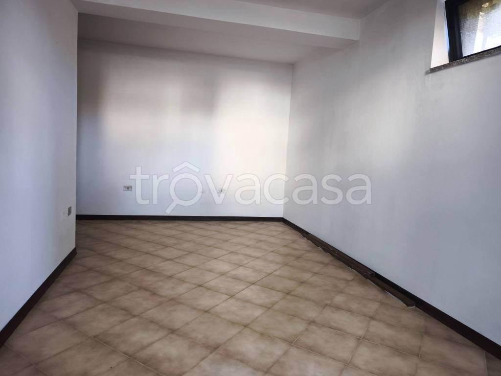 locale commerciale in vendita a Carpaneto Piacentino