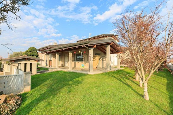 casa indipendente in vendita a Carpaneto Piacentino in zona Chero