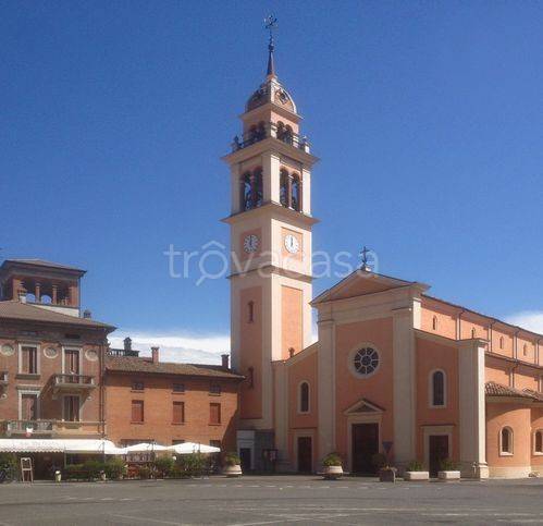 casa indipendente in vendita a Carpaneto Piacentino