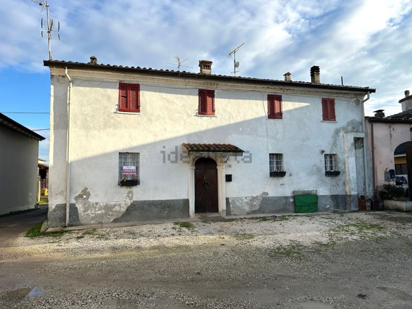 casa indipendente in vendita a Carpaneto Piacentino in zona Chero