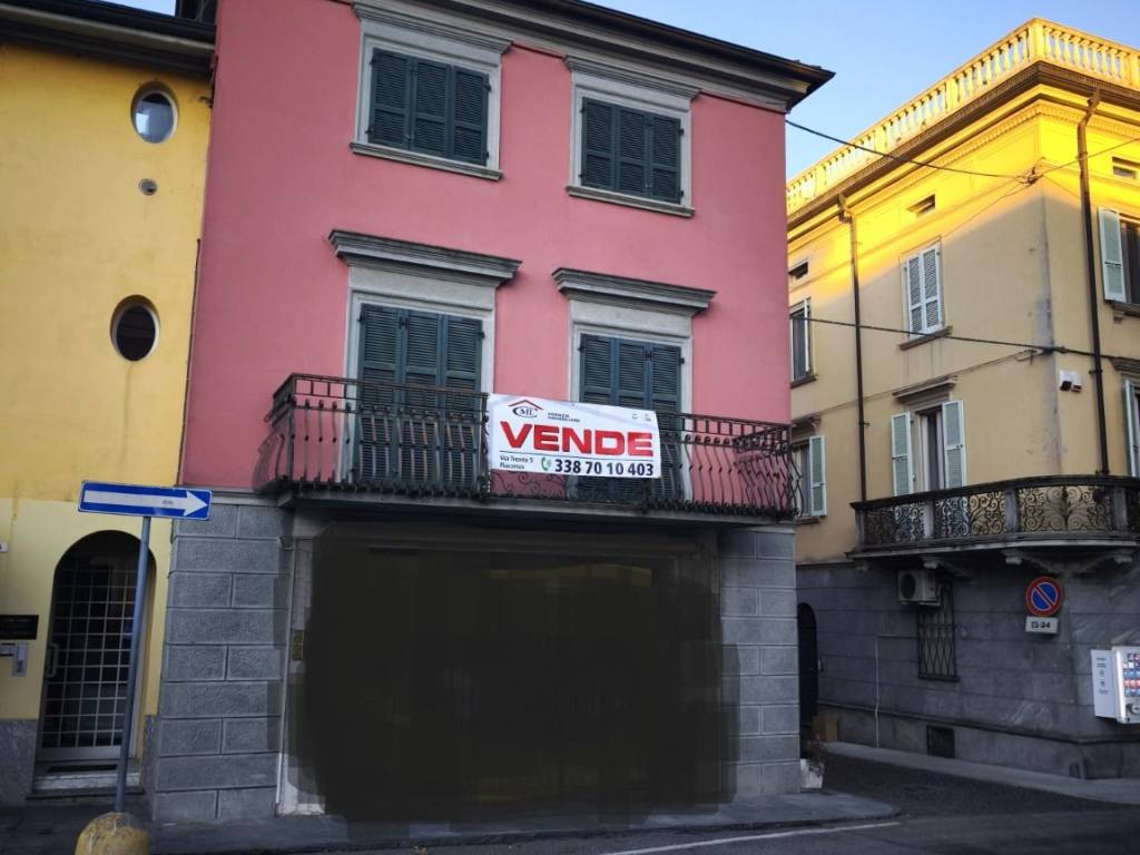 intera palazzina in vendita a Carpaneto Piacentino