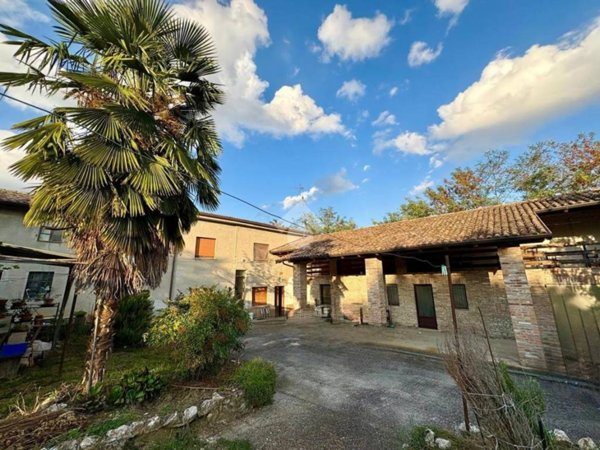 casa indipendente in vendita a Carpaneto Piacentino in zona Ciriano