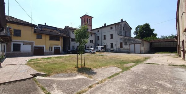 casa indipendente in vendita a Carpaneto Piacentino