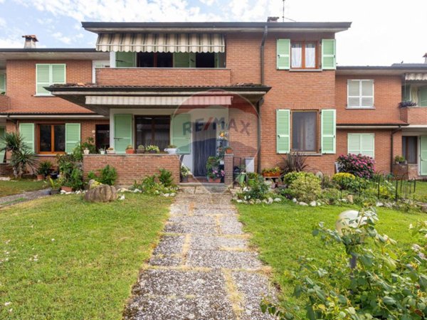 casa indipendente in vendita a Carpaneto Piacentino