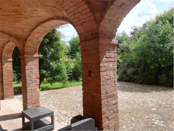 casa indipendente in vendita a Carpaneto Piacentino