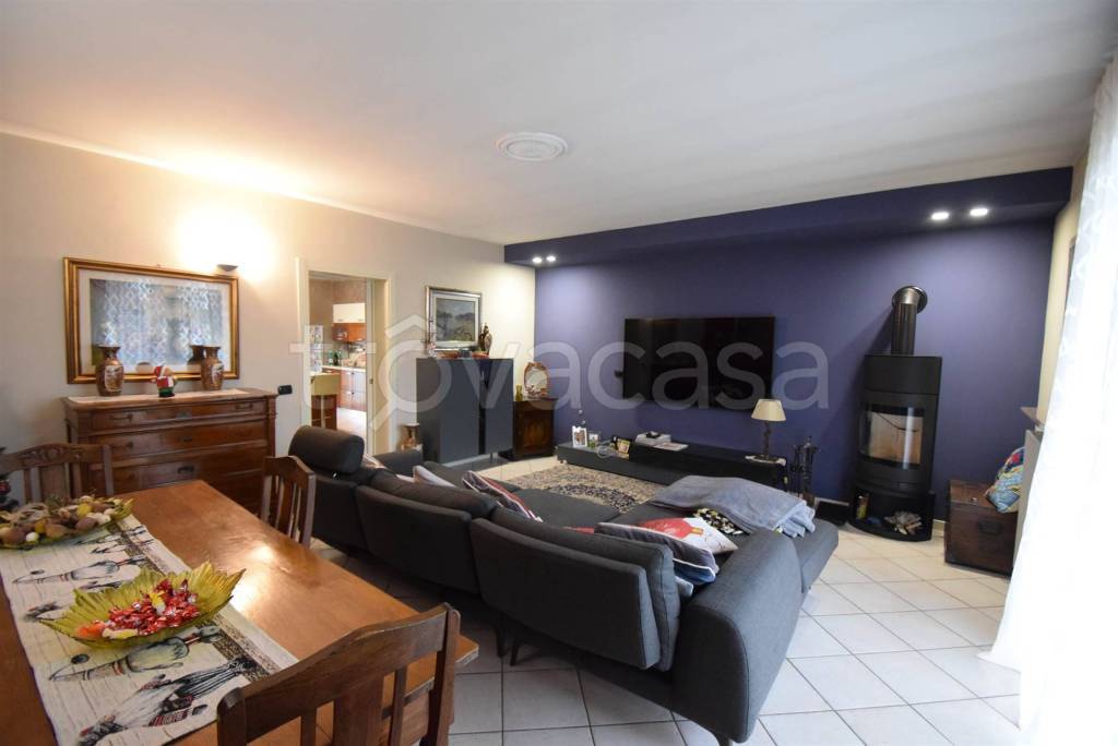 casa indipendente in vendita a Carpaneto Piacentino