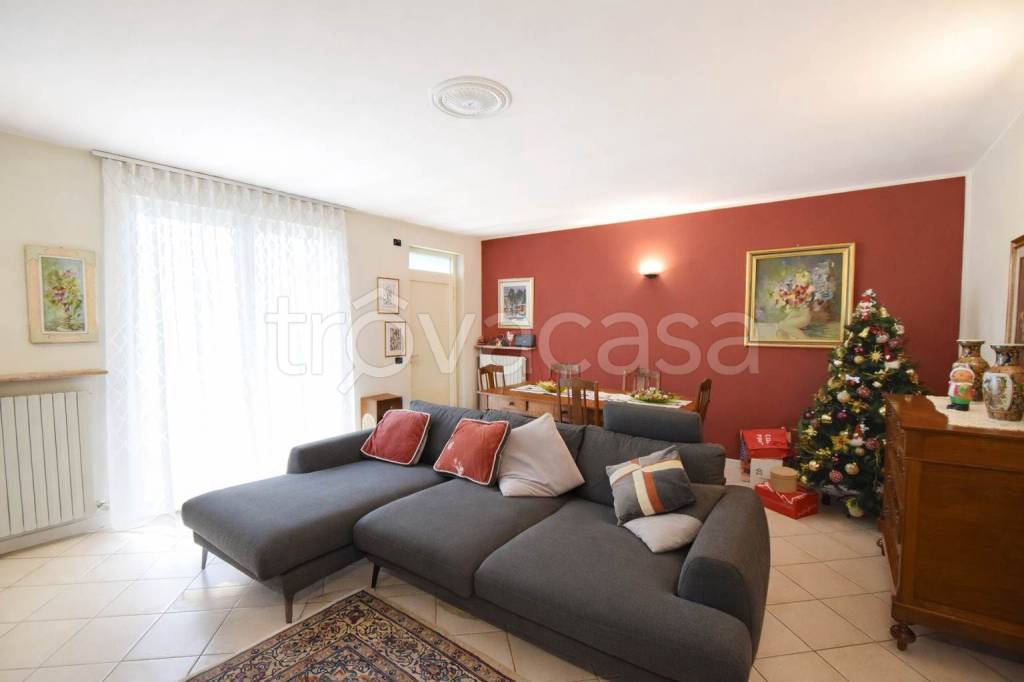 casa indipendente in vendita a Carpaneto Piacentino