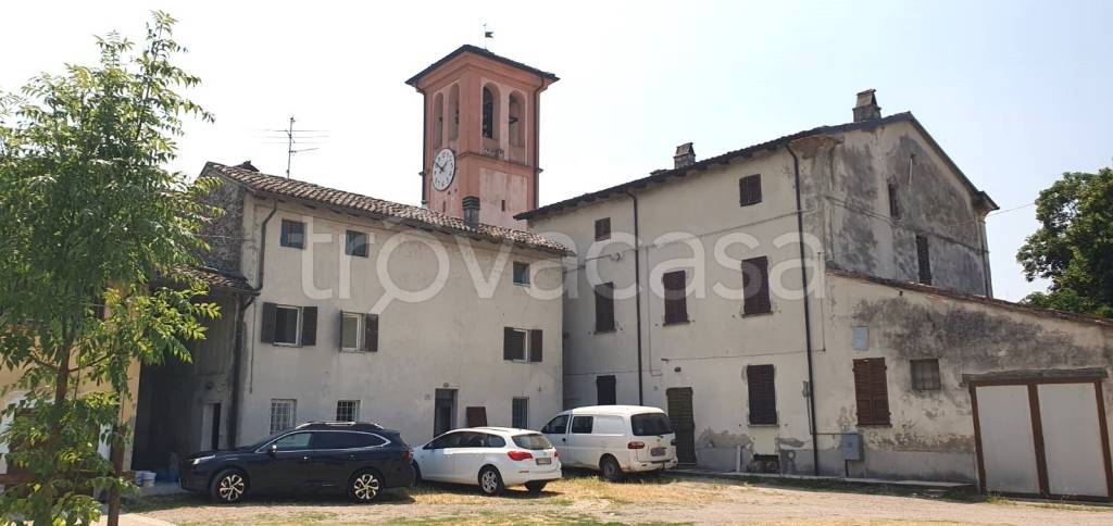 casa indipendente in vendita a Carpaneto Piacentino in zona Chero