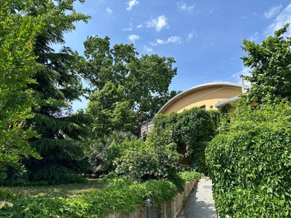 casa indipendente in vendita a Carpaneto Piacentino