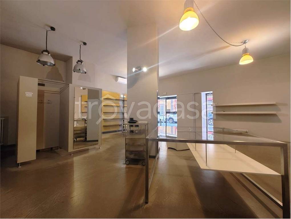 negozio in vendita a Carpaneto Piacentino