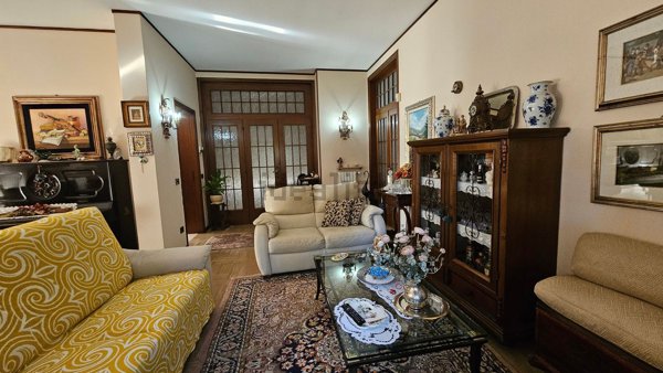 casa indipendente in vendita a Carpaneto Piacentino