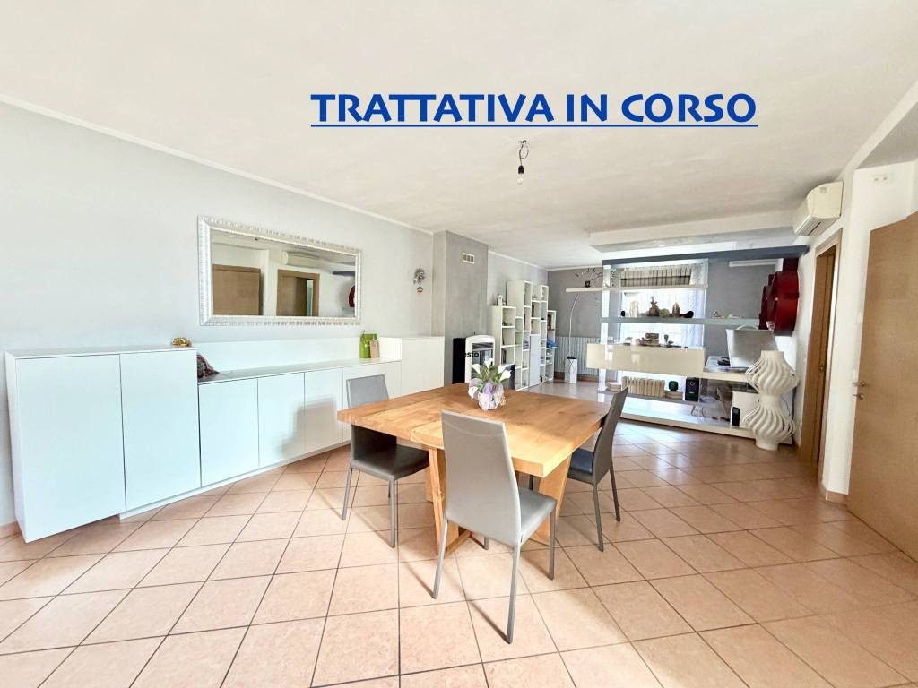 casa indipendente in vendita a Carpaneto Piacentino
