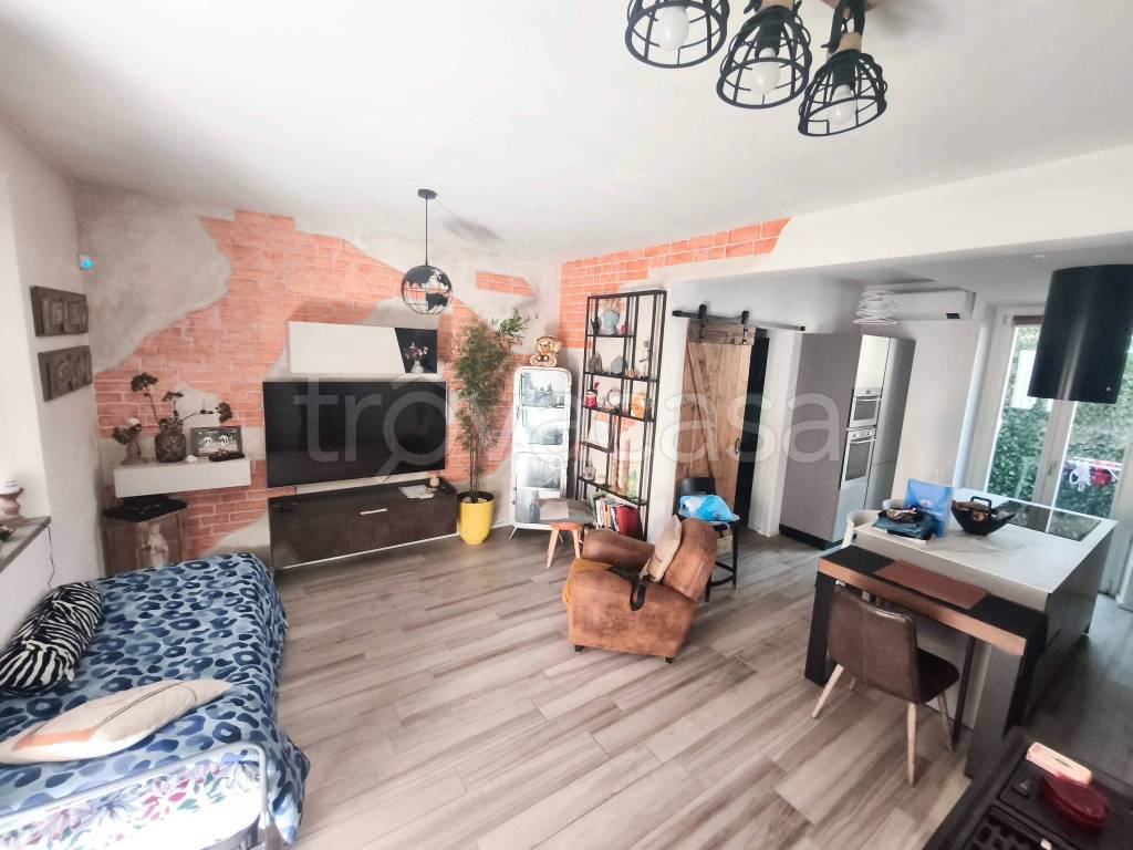 casa indipendente in vendita a Carpaneto Piacentino
