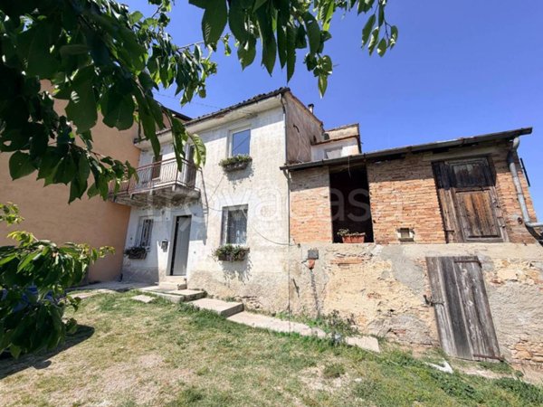 casa indipendente in vendita a Carpaneto Piacentino in zona Badagnano